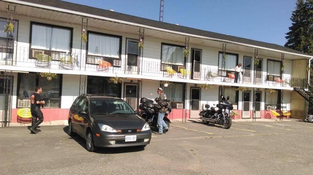 Bay Lake Inn - Frontiersman Motel Latchford ภายนอก รูปภาพ