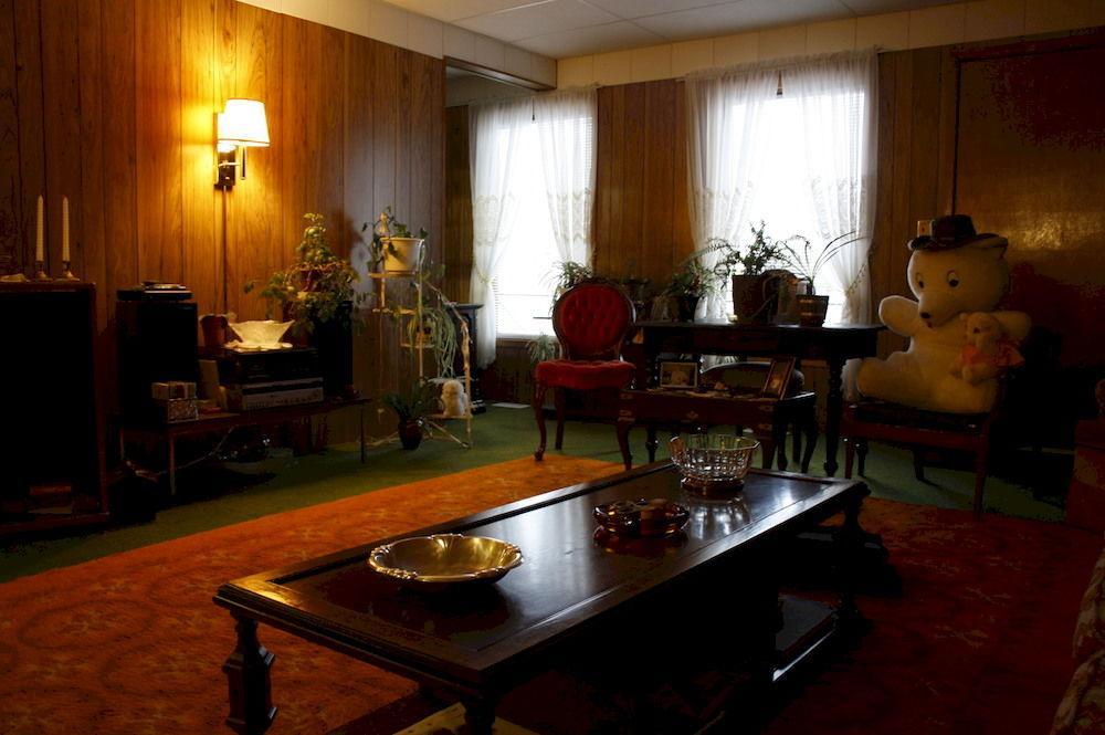 Bay Lake Inn - Frontiersman Motel Latchford ภายนอก รูปภาพ