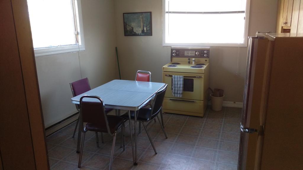 Bay Lake Inn - Frontiersman Motel Latchford ภายนอก รูปภาพ