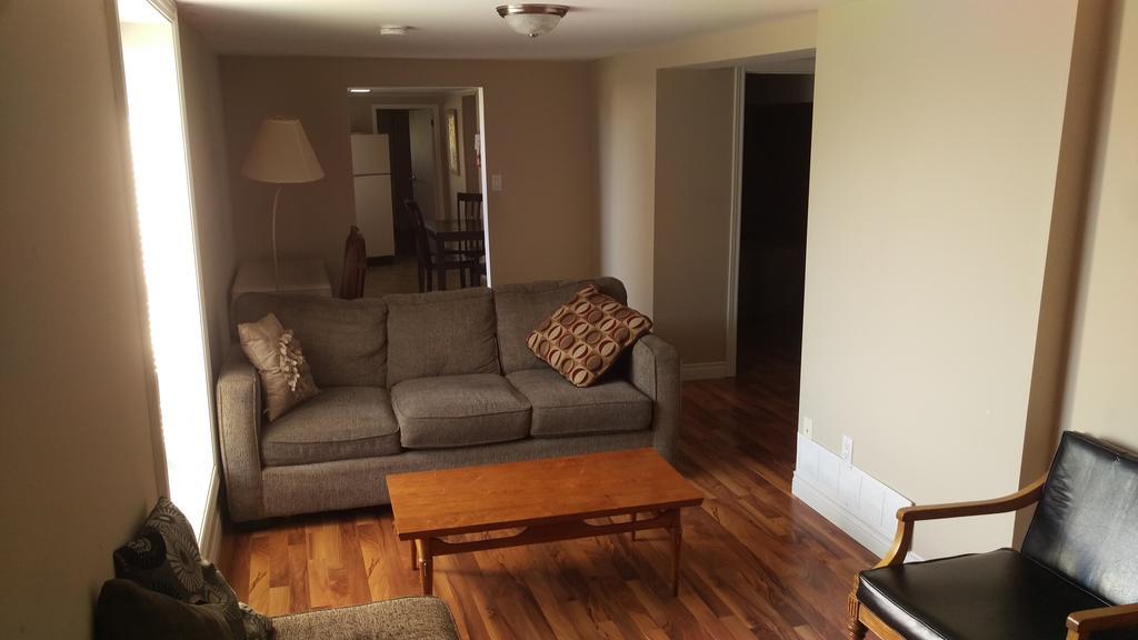 Bay Lake Inn - Frontiersman Motel Latchford ภายนอก รูปภาพ