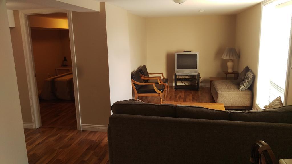 Bay Lake Inn - Frontiersman Motel Latchford ภายนอก รูปภาพ